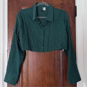 H&M Dark Green Plaid Cropped Button Up Shirt size M